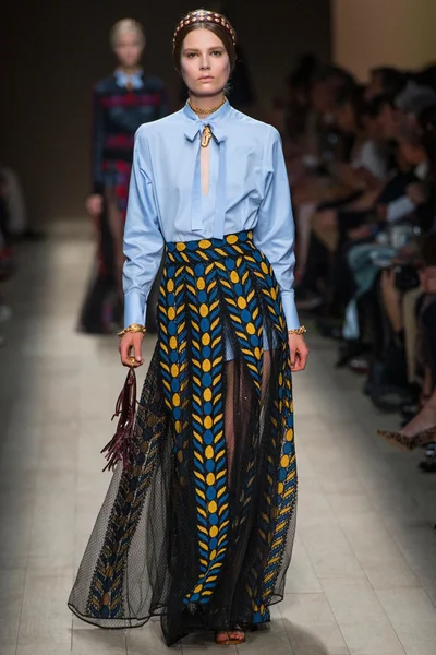 Look 14